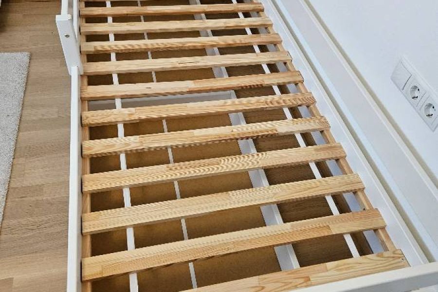 Kinderbett aus Holz - Bild 2