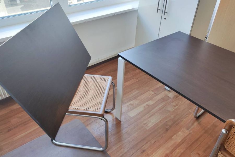 Schreibtisch mit Schrank - Bild 2
