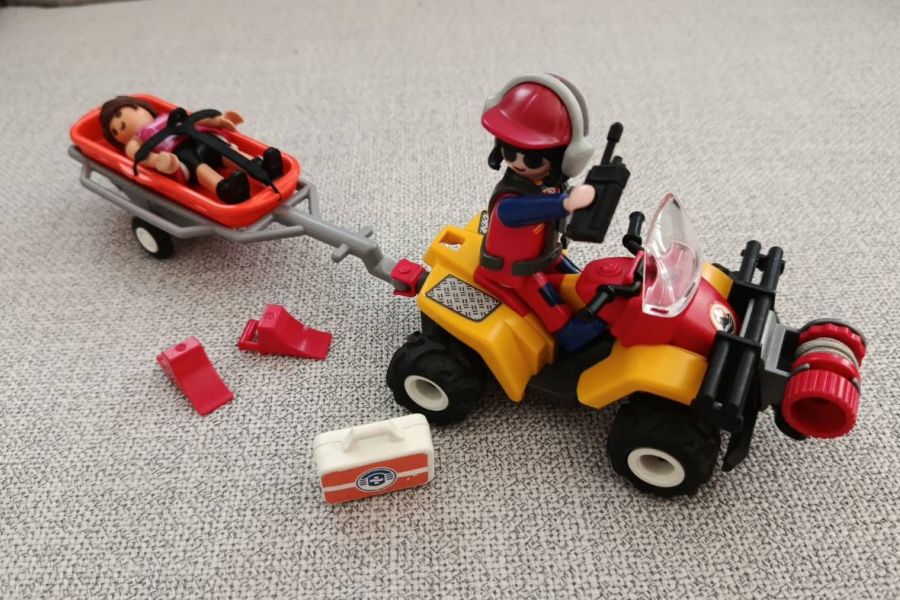 Rettung Quad mit Anhänger und Opfer - Bild 1