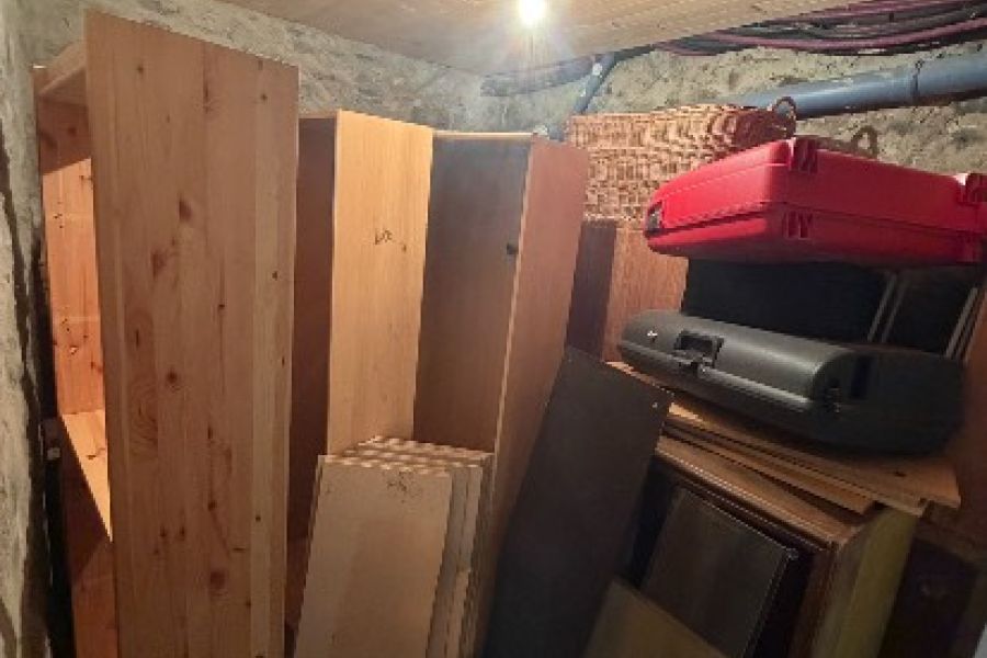 Unvollständige alte Holzschränke & Regale zu verschenken - Bild 1