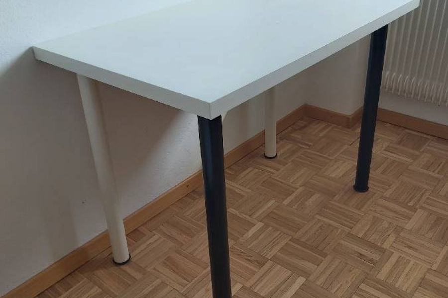 Arbeitstisch - Bild 1